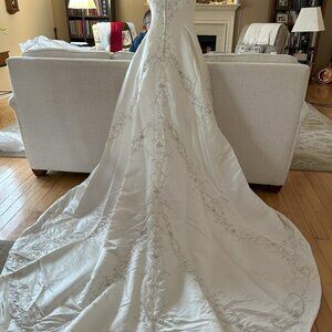 Wedding gown
